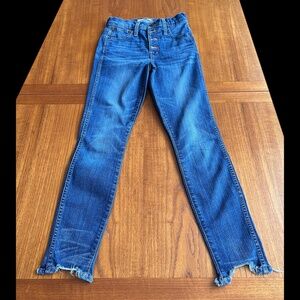 🚨 PSA: Your Closet Needs These Jeans! 🚨